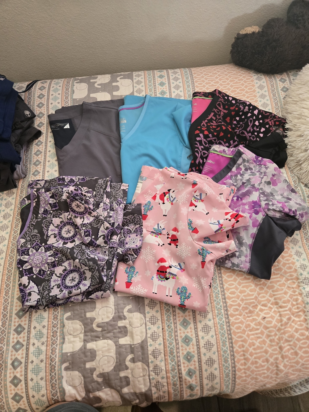 Scrub Tops And Bottoms Assorted Holiday Animal Print Top - Healing Hands